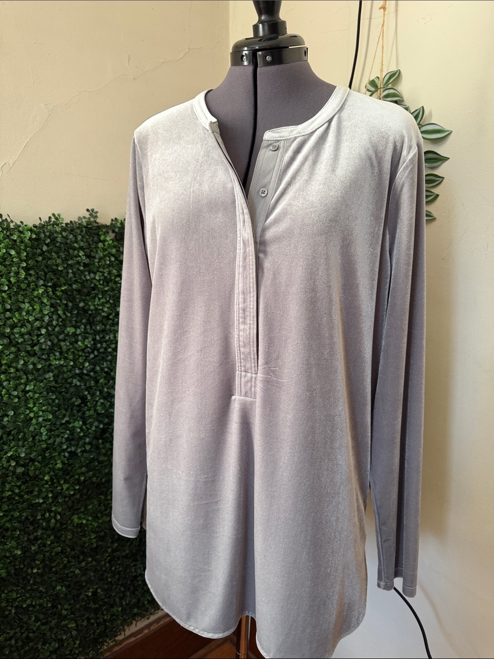 Lauren Ralph Lauren Long-Sleeve Henley in Light Gray